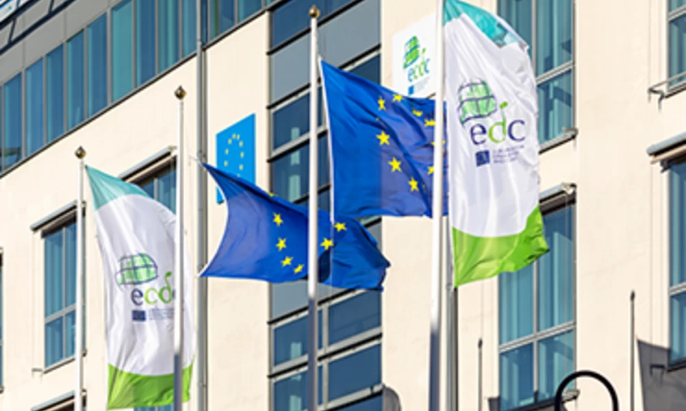 ECDC: Η ΕΕ απέχει κατά από την επίτευξη της ''ανοσίας της αγέλης''